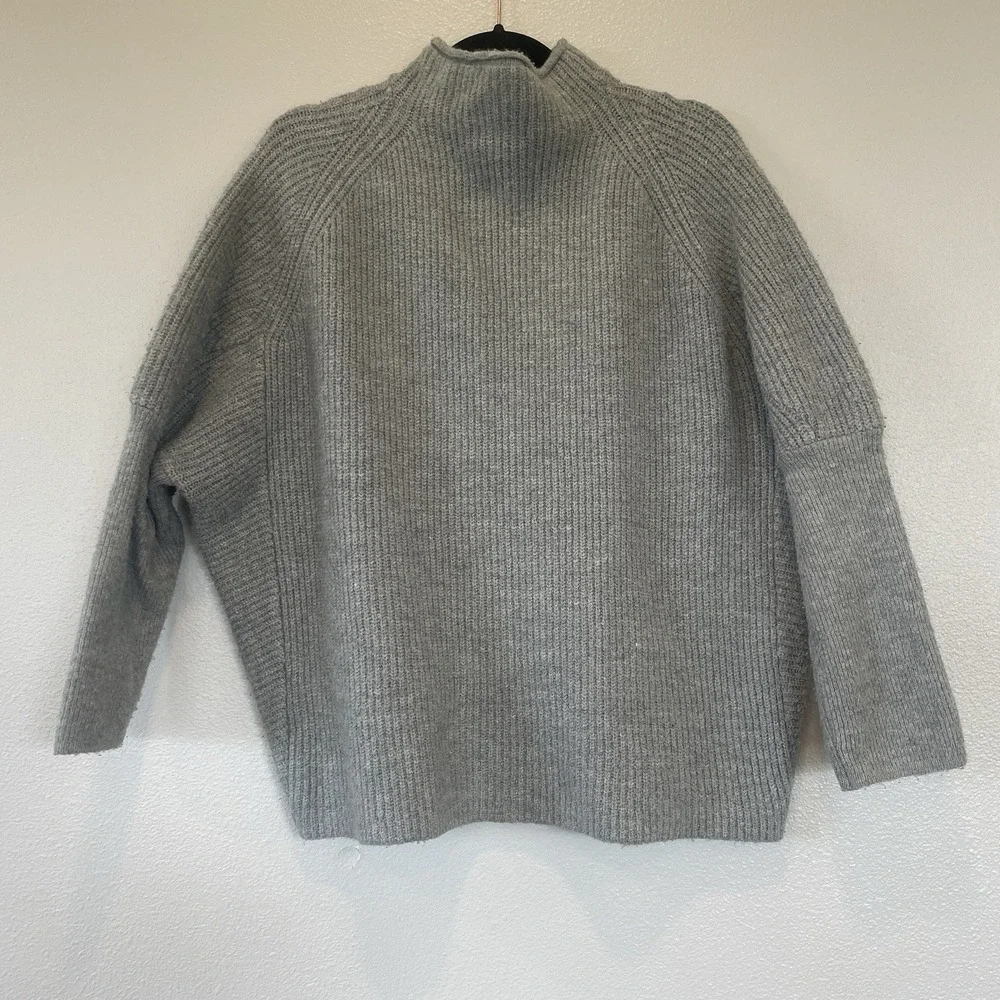 For The Republic Gray Mock Neck Long Sleeve Sweater Women's‎ Size Medium